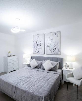Vaughan House | Flipped House - entire 2 BR townhouse near wonderland