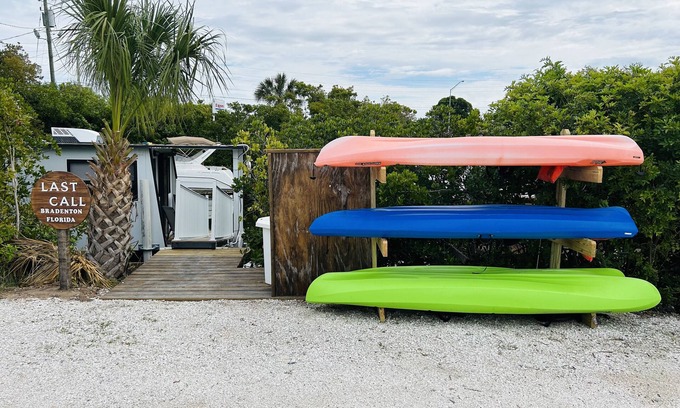 Trailer Estates Boat Rental | Floating Home