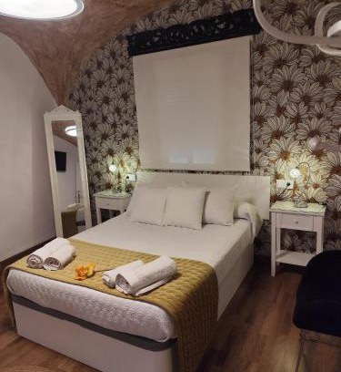 Caceres Old Town Apartment | Flor de Lis 1