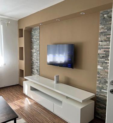 Laakirchen Apartment | Flora