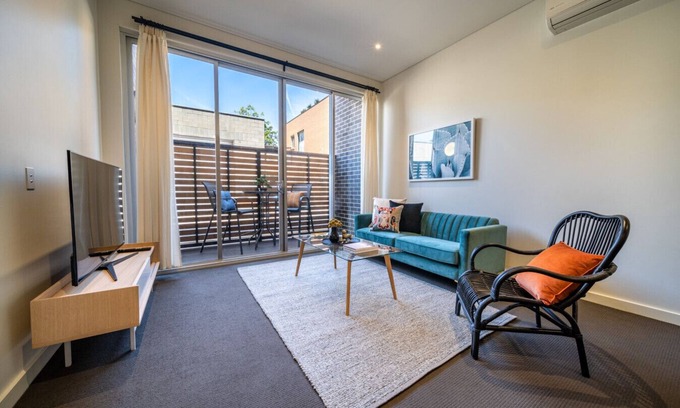 Adelaide Central Business District Apartment | Floral on Frew 2BR Staycation CBD WiFi