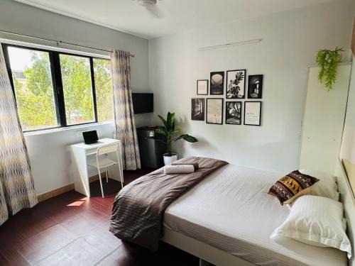 Koregaon Park Apartment | Flow: Private Studio in Koregaon Park. WiFi AC SmartTv