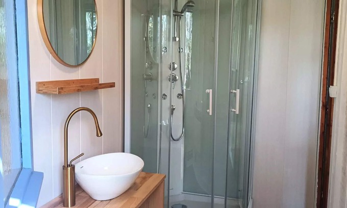 Luynes Ski Chalet | Flower Camping Les Granges * - Standard chalet 30.25 m2 (2 bedrooms) 5 persons