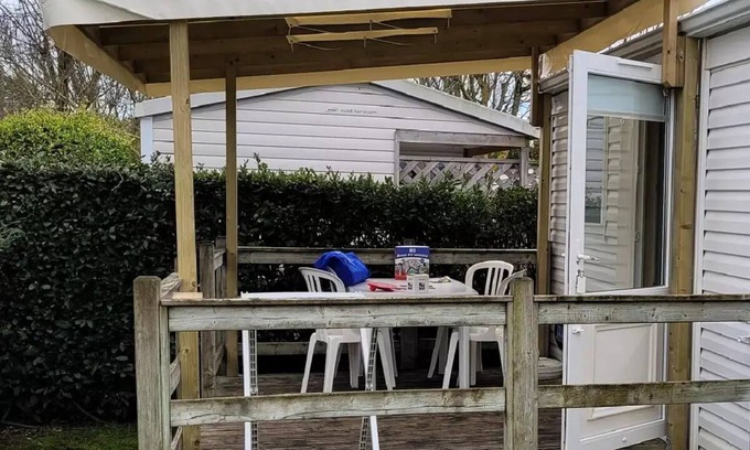 Saint Nazaire sur Charente House | Flower Camping L'Abri-Côtier * - Mobilehome Smally 21m2 STANDARD - 2 bedrooms + covered terrace (without TV) 4 people