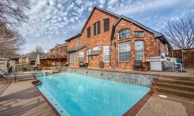 Flower Mound House | Flower Mound 5-bedroom house with pool, pond view, and all modern comforts.๐๐ก