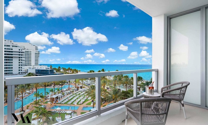 Miami Beach Apartment | FontaineBleau Resort, Balcony w/Pool & Ocean View
