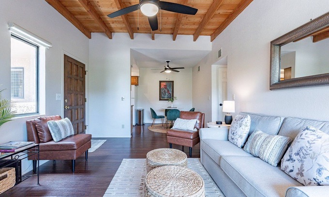 Skyline Bel Air Estates Condo | Foothill Living in Sabino Springs at it's best - Open floor plan and location