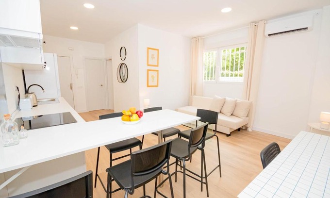 Quintana Apartment | For You Rentals Cozy and charming 3-bedroom apartment TEMPORAL in Madrid ASR18