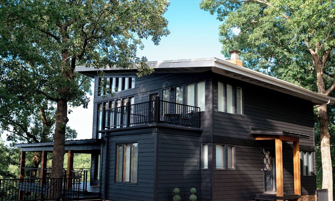 Lakeview House | Forest Shores - A lake house within walking distance to Bull Shoals Lake access.