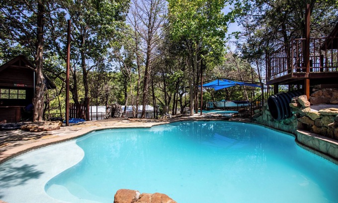 Midlothian House | Forest Venue Retreat – Pool, Pavilion & Tree House