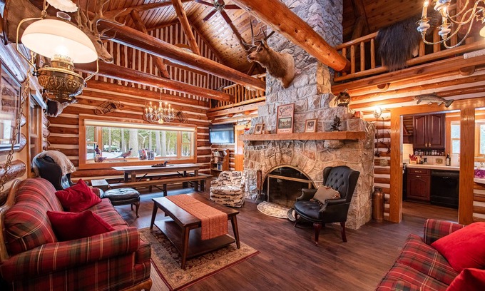 Mayfield Cabin | π¦ Forks River Lodge β Private Boardman Riverfront | Game Room | Pet-Friendly