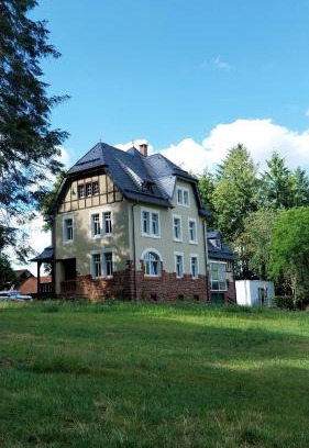 Losheim am See Apartment | Forsthaus Hausbach Ferienwohnung Reh