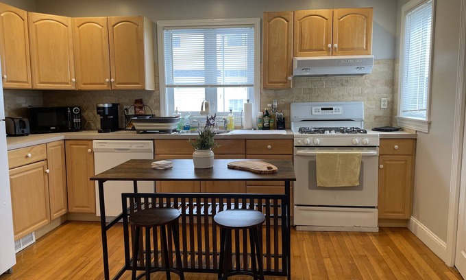 Everett House | Fortune Estates - Rest and Recharge by the City