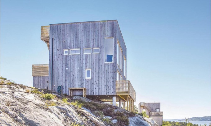 Risor House | Four-Bedroom Holiday Home In Sondeled