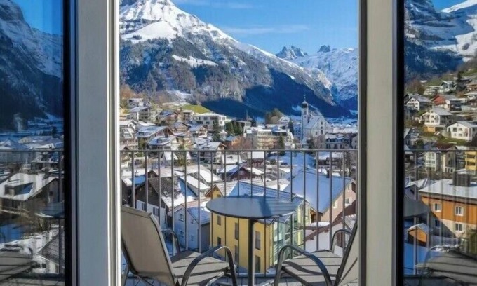 Engelberg Apartment | Four Bedroom Superior Apartment With Mountain View and Terrace