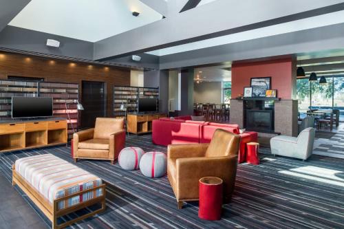 Gilbert Hotel | Four Points by Sheraton at Phoenix Mesa Gateway Airport
