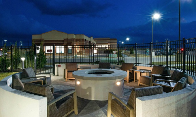 Olathe Hotel | Four Points by Sheraton Kansas City Olathe