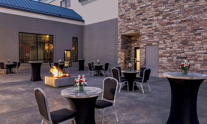 Bentonville Hotel | Four Points by Sheraton Bentonville