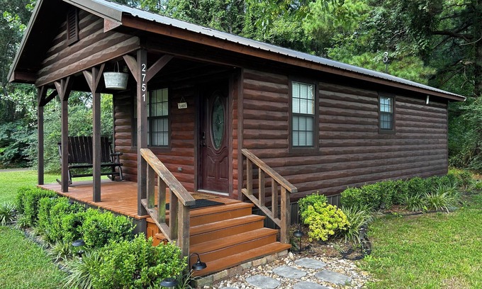 New Boston Cabin | Fox Run Cabin with WiFi and AC right on 130 mile Hike-Bike and Equestrian trail.