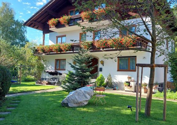 Liefering House | Frühstückspension Helmhof