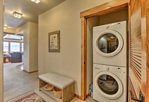 Fraser Apartment | Fraser Condo with Views and Hot Tub Near Winter Park!