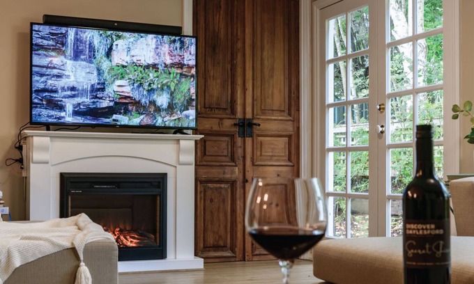 Daylesford House | Frazer Place Summary: