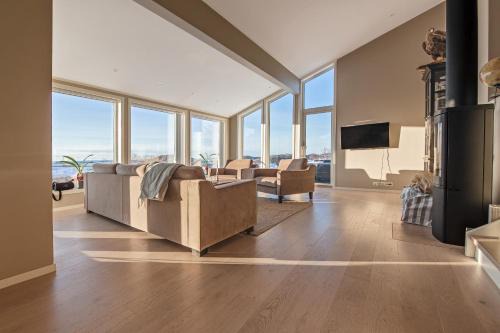 Laukvik House | Fredheim, Northern Light Lodge