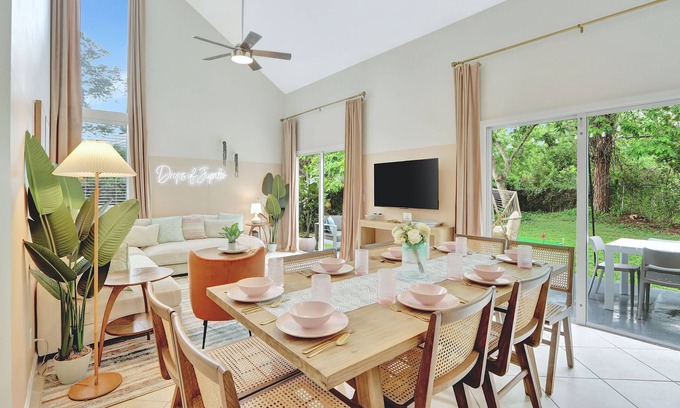 Jupiter House | Free Early Check-in 4 Aug Pool BBQ Patio King Beds