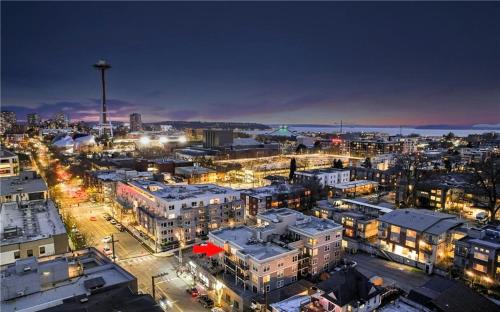 Lower Queen Anne Apartment | Free Parking - City Views - Near Attractions
