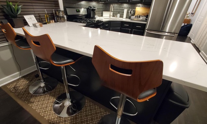 West Bucktown Apartment | Free Parking & Wifi in Bucktown/Logan Square Apt, Close to Everything!