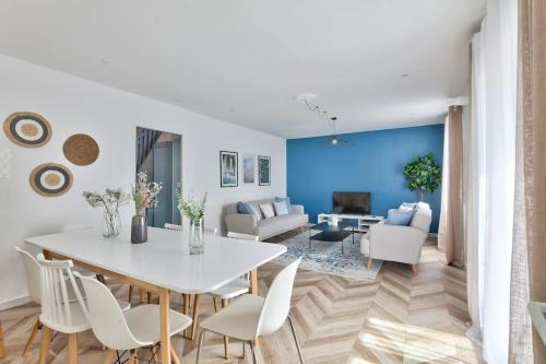 Epinay-sur-Seine House | Free Private Parking - 15mn Paris - 5mn Walk Train Station - All equipped - Terrace - Garden - Stade de France - Casino d'Enghien - Hippodrome, Université