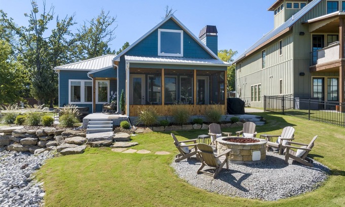 Vinita House | Free PWC w/4+ nt stay Boat Slip Available, Lakeside Retreat, hot tub & Com Pool