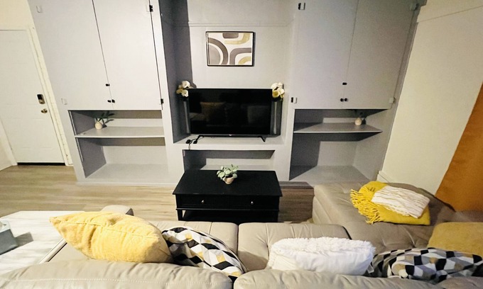 Lakeside Apartment | FREE Wi-Fi, Pet Friendly, Family Guest Home!