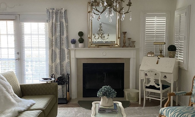 Norwich Resort | French Country Villa, 1st floor, king bed, near Casinos, Golf,Spa, Mystic
