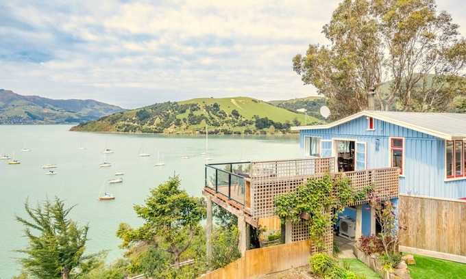 Christchurch District House | French Farm Retreat - Banks Peninsula Holiday Home