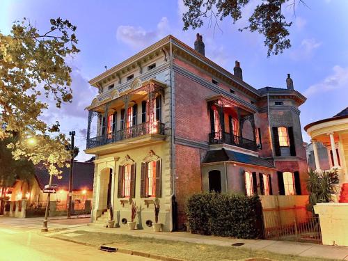 Faubourg Marigny Bed & Breakfast | French Quarter Lanaux Mansion Bed and Breakfast