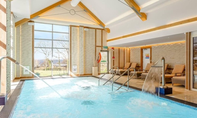 Axminster Ski Chalet | Fresh and contemporary styled lodge.