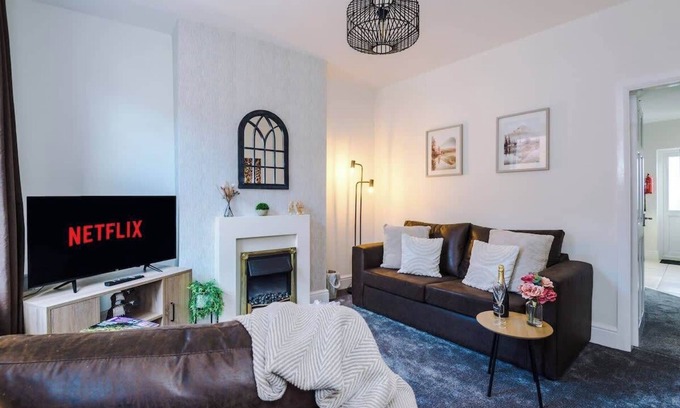 Chester Cottage | Fresh house, amazing location, great for couples!