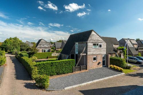 Grou House | Fries Vakantiehuis, grote tuin, nabij het Pikmeer