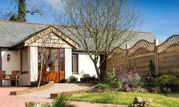 Holsworthy Cottage | FRITILLARY COTTAGE, romantic, country holiday cottage in Bradworthy