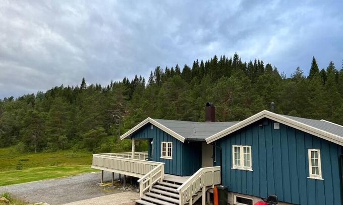 Molde House | Frittliggende hytte i flott turterreng