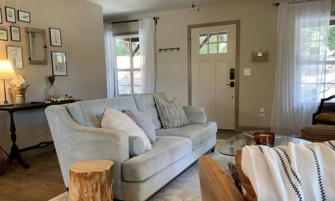 Seneca House | Frog Hollow Retreat @ Lake Hartwell