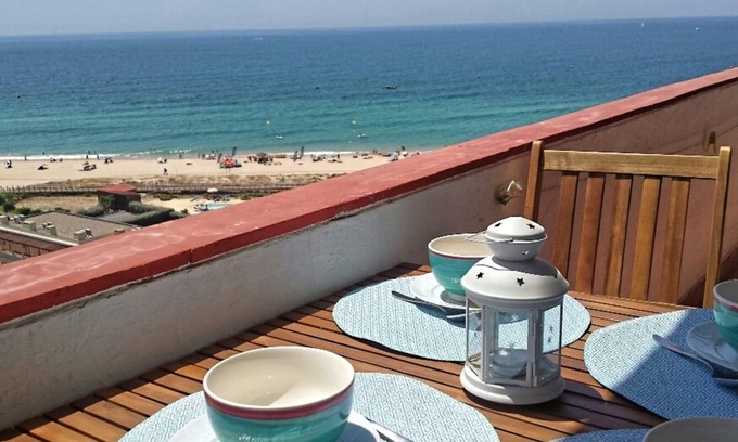Torralta Apartment | Front beach view in Alvor