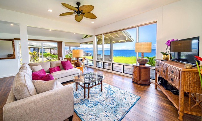 Napili Villa | FRONT ROW OCEANFRONT!Platinum 5 star villa.Water view from main & master! 26G-1