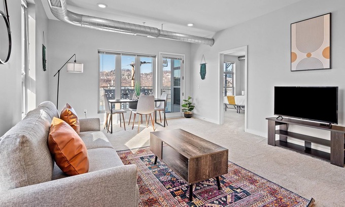 Lower Lawrenceville Apartment | Frontdesk | 2 BR Family Apt by Phipps Conservatory