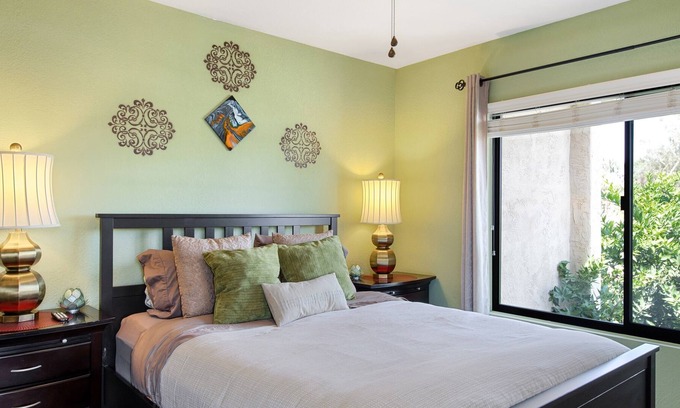 Sunrise Vista Chino Condo | Fully-Equipped Condo w Mtn Views, 2m to DT