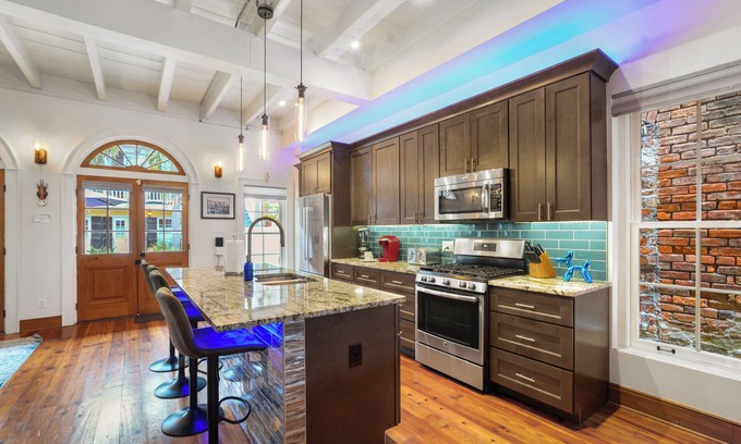 Faubourg Marigny House | Fully remodeled. Amazing location, 2 blocks to French Quarter & Frenchman St