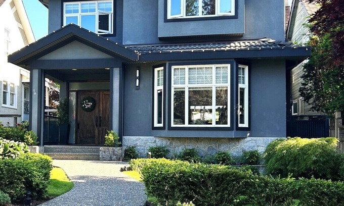 West Side House | Fully updated Beautiful Family 4-bed House - Available Aug 11-24, 2024