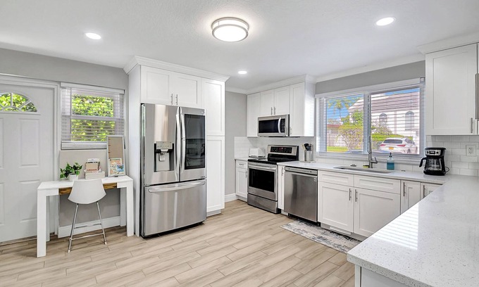 Delray Beach House | Fully Updated Home Sleeps 8 5 Min to the Beach!