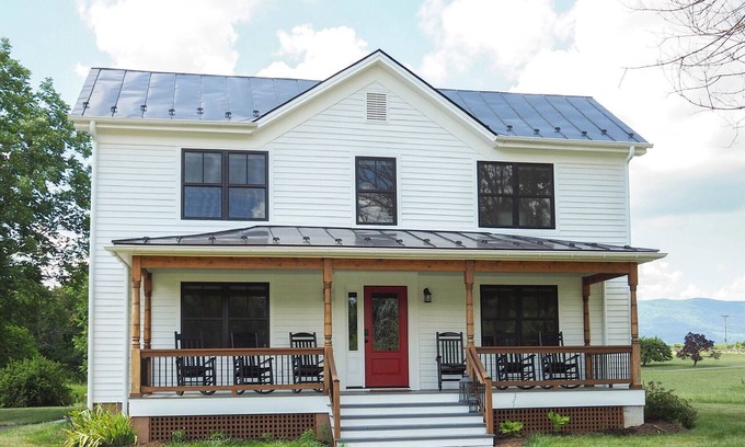 Afton House | Fulton Belle Vue - Beautiful fully renovated Farmhouse in Afton-great location.